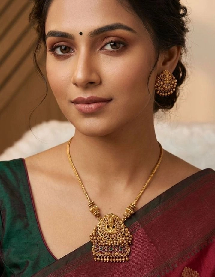 Lakshmi pendant necklace 3