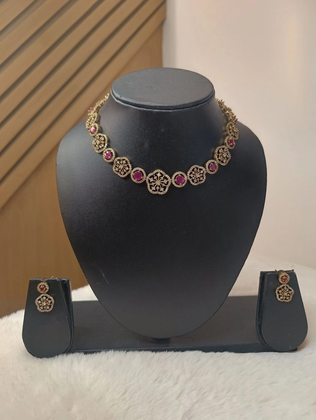 Handcrafted Polki choker 3