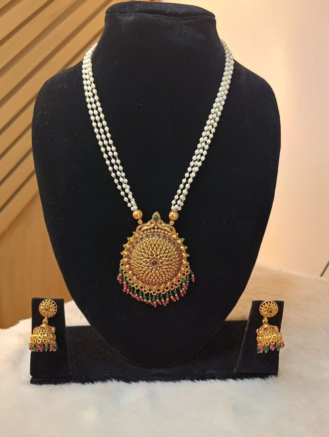 Three-line pearl Necklace 2