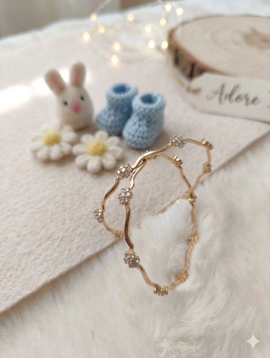 Floral wavy gold bangle 2